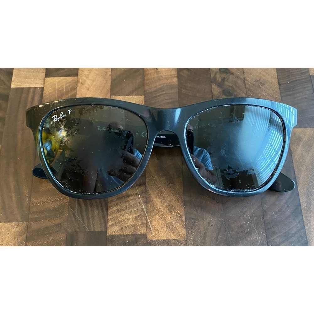 Ray‎ Ban RB4184 601/9A Black Frame Classic Sunglasses 54-17-145 Damaged Lens